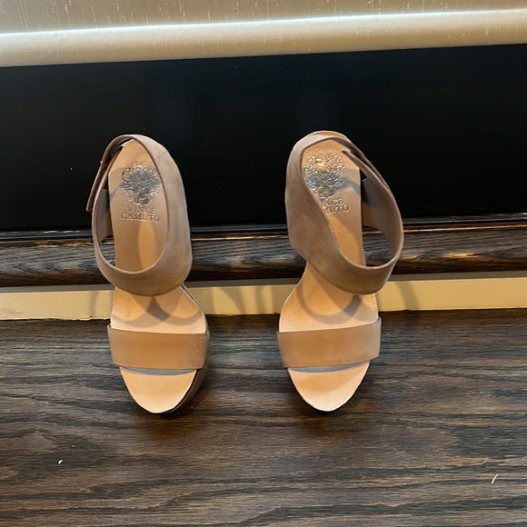 Tan Vince Camino brand new never worn sandal size 6 - Picture 4 of 5